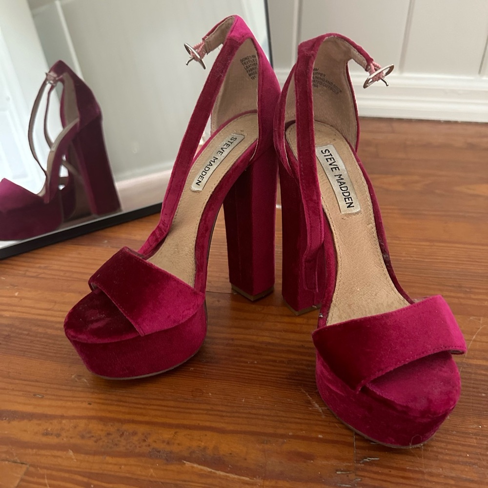 Steve Madden pink velvet heels size 6